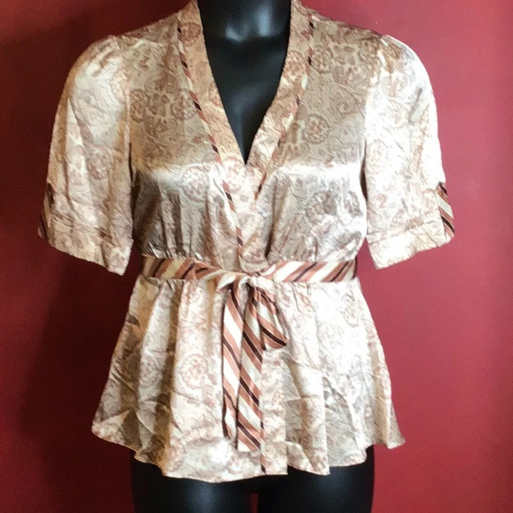 BCBG MAXAZRIA SILK TOP SIZE M